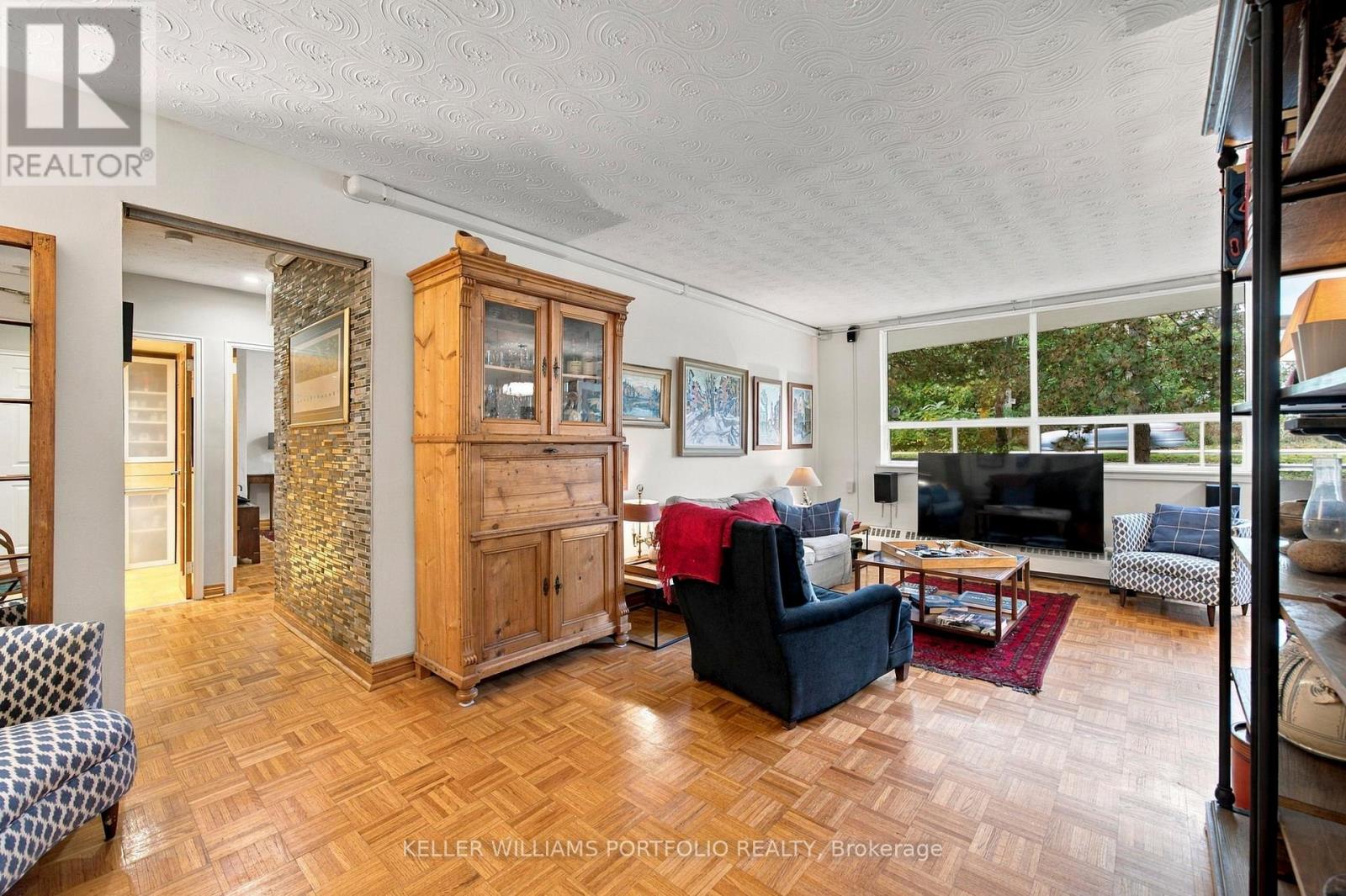 108 - 100 Coe Hill Drive, Toronto (high Park-swansea), Ontario