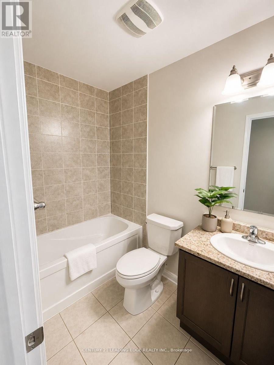 5 Fusilier Drive, Toronto (clairlea-birchmount), Ontario