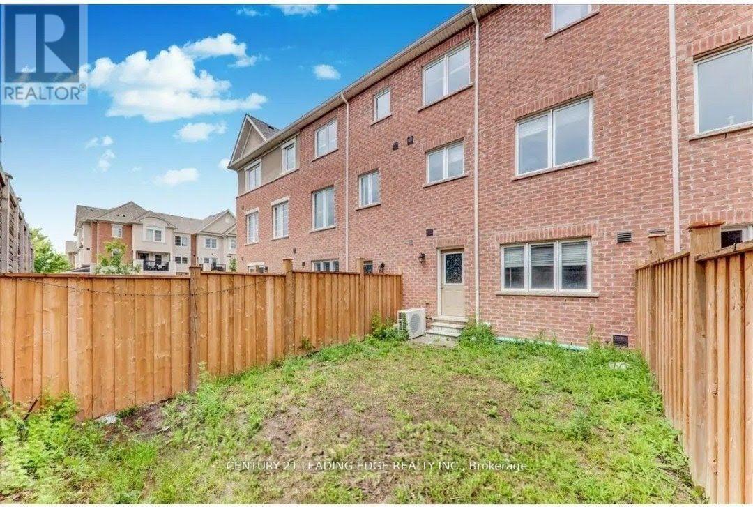 5 Fusilier Drive, Toronto (clairlea-birchmount), Ontario