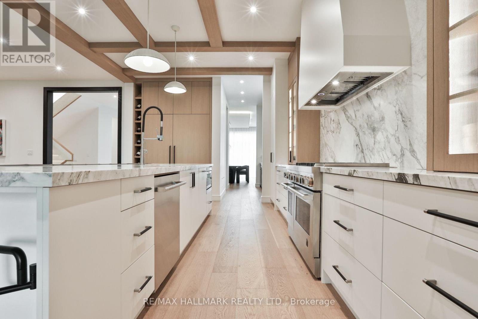 14 Risa Boulevard, Toronto (yorkdale-glen Park), Ontario