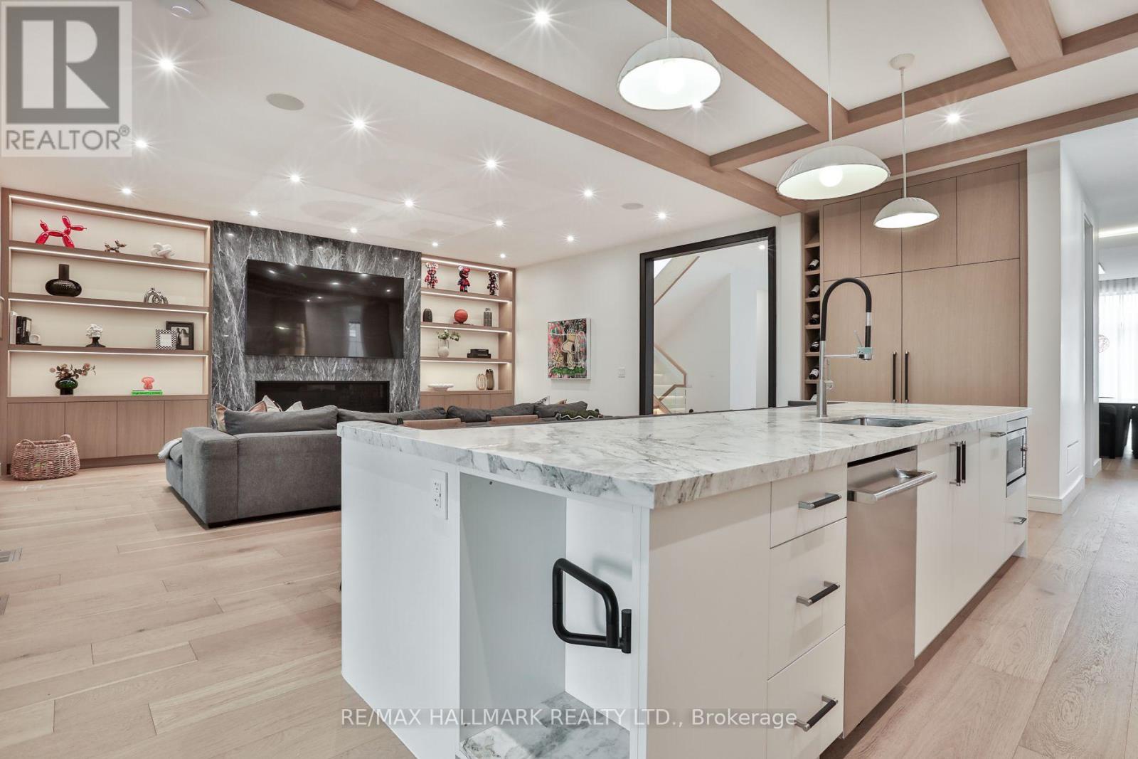 14 Risa Boulevard, Toronto (yorkdale-glen Park), Ontario