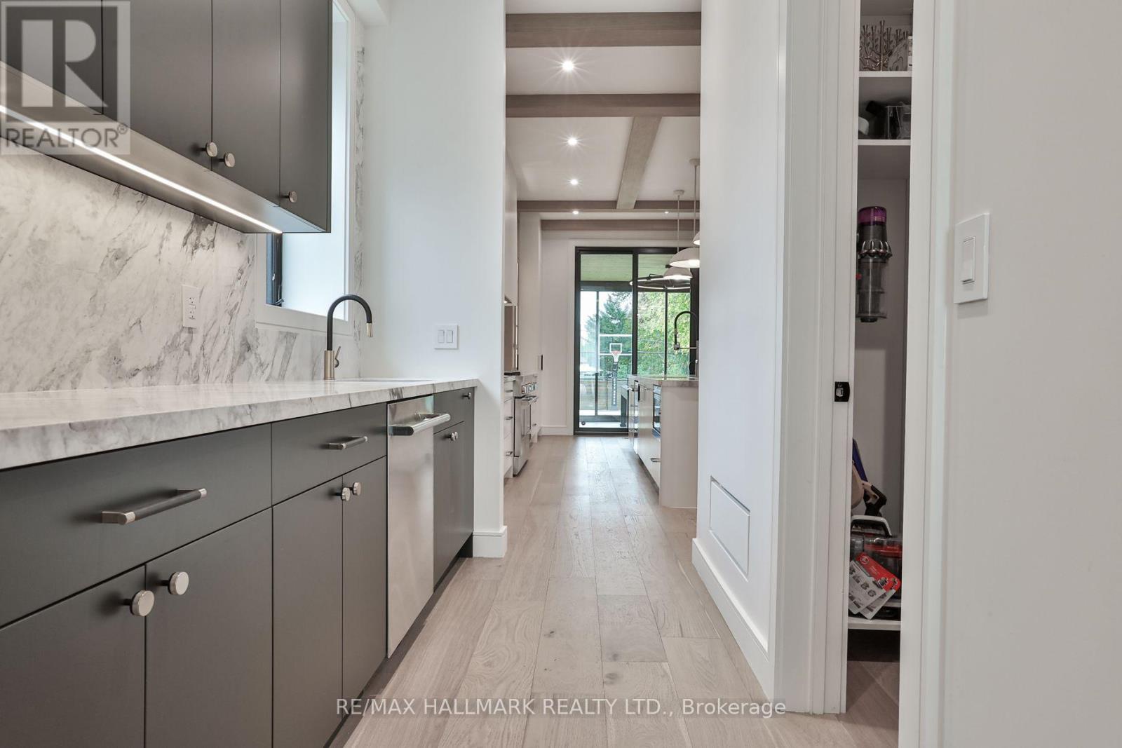 14 Risa Boulevard, Toronto (yorkdale-glen Park), Ontario