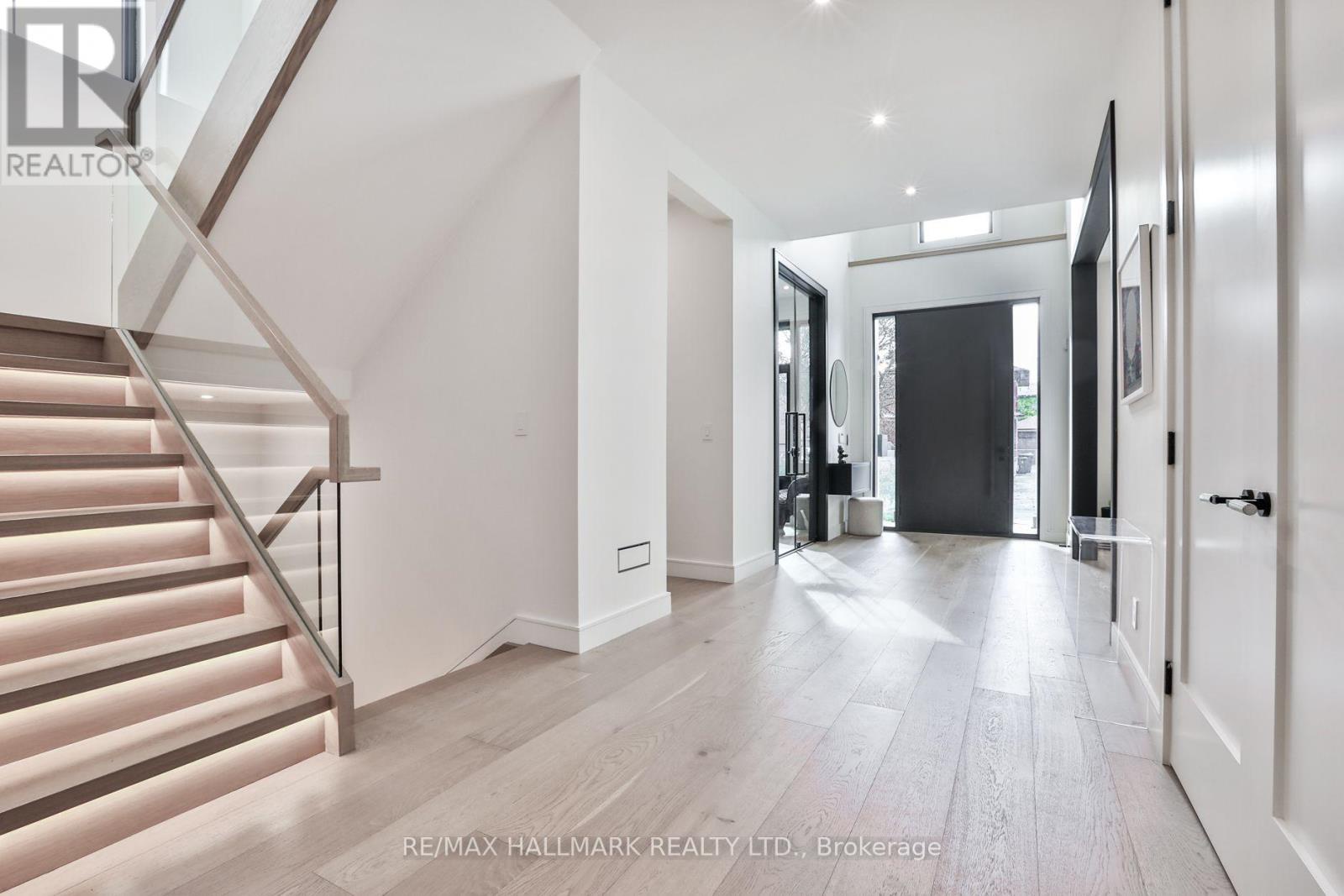 14 Risa Boulevard, Toronto (yorkdale-glen Park), Ontario