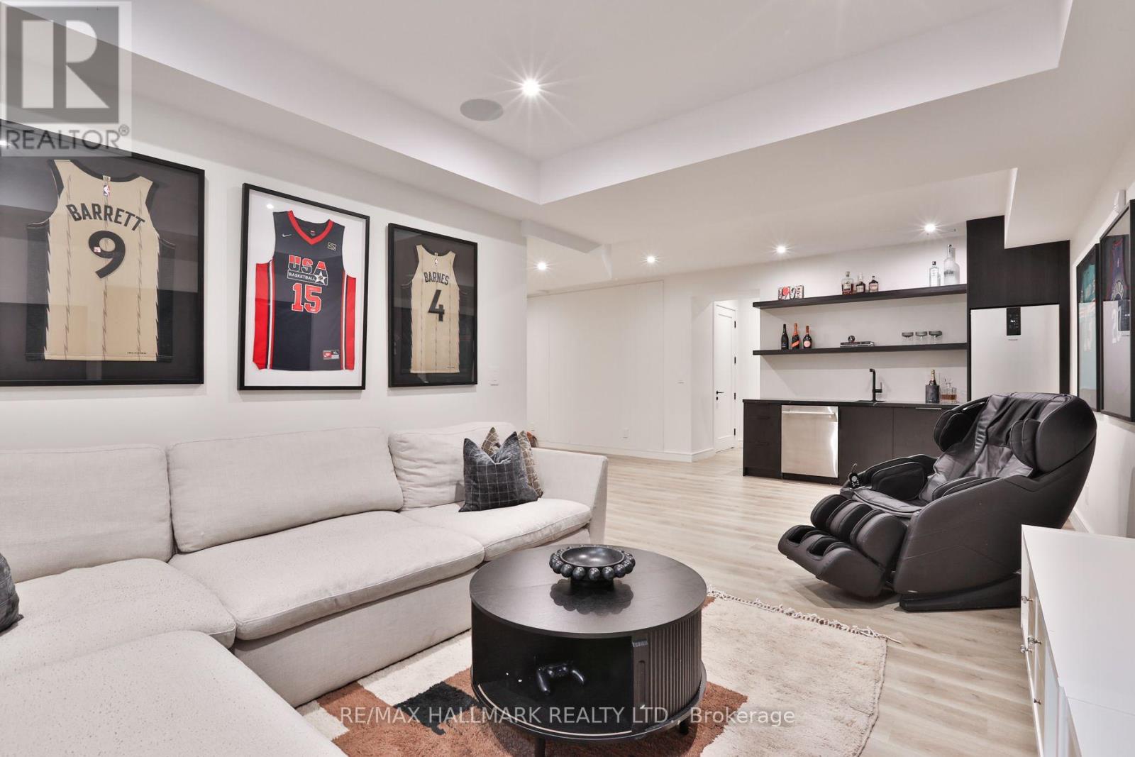 14 Risa Boulevard, Toronto (yorkdale-glen Park), Ontario