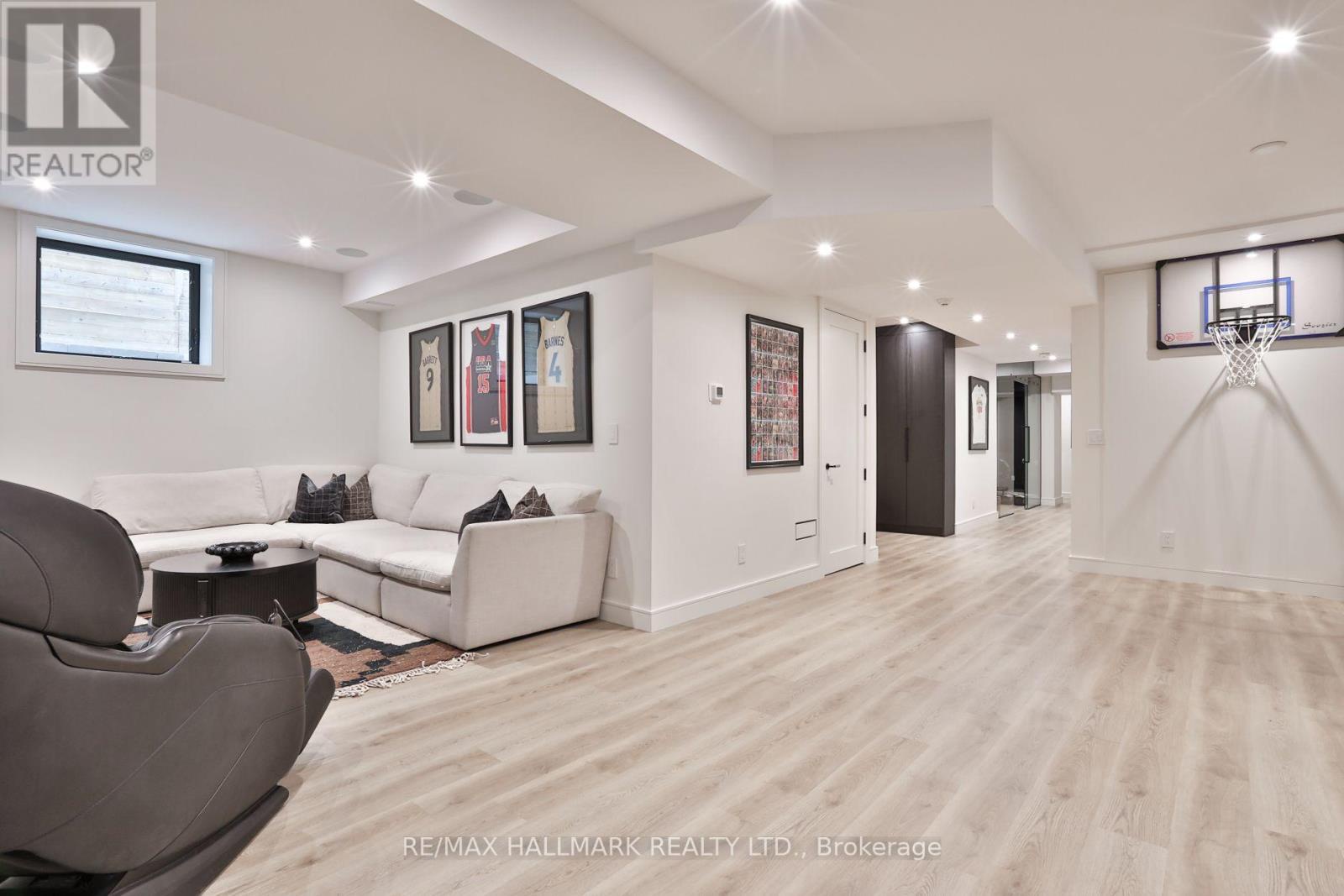 14 Risa Boulevard, Toronto (yorkdale-glen Park), Ontario