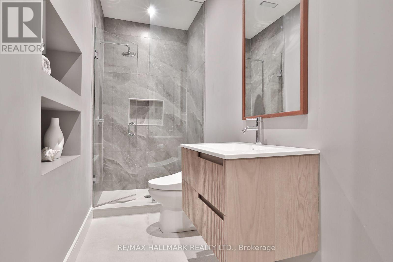 14 Risa Boulevard, Toronto (yorkdale-glen Park), Ontario