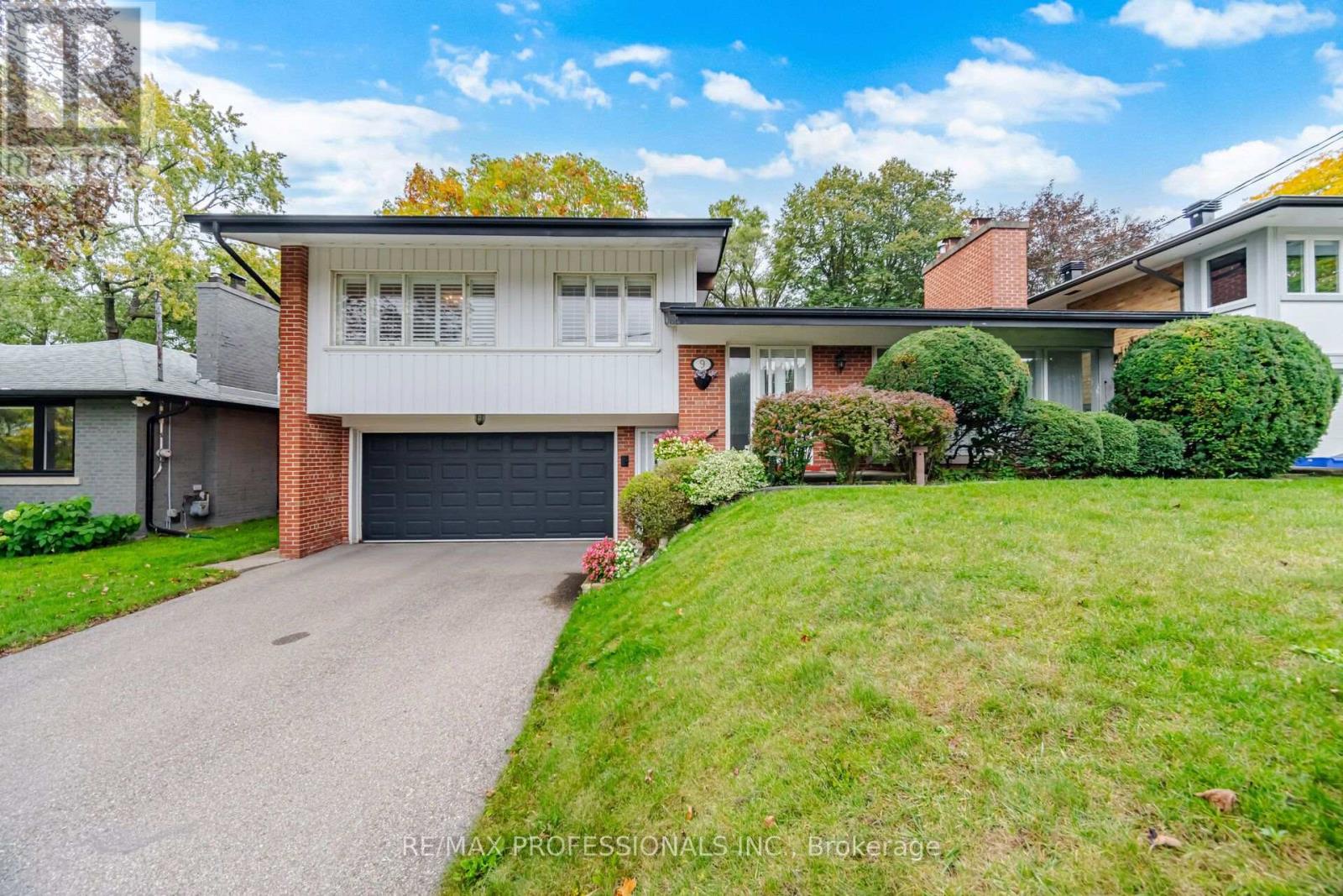 9 Humber Ridge Drive, Toronto (stonegate-queensway), Ontario