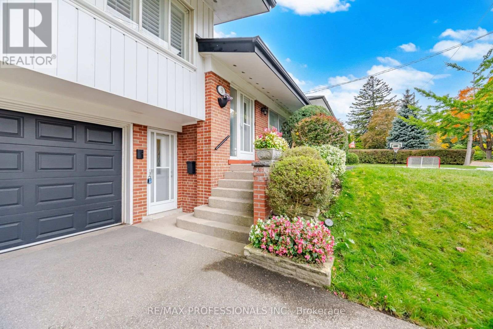 9 Humber Ridge Drive, Toronto (stonegate-queensway), Ontario