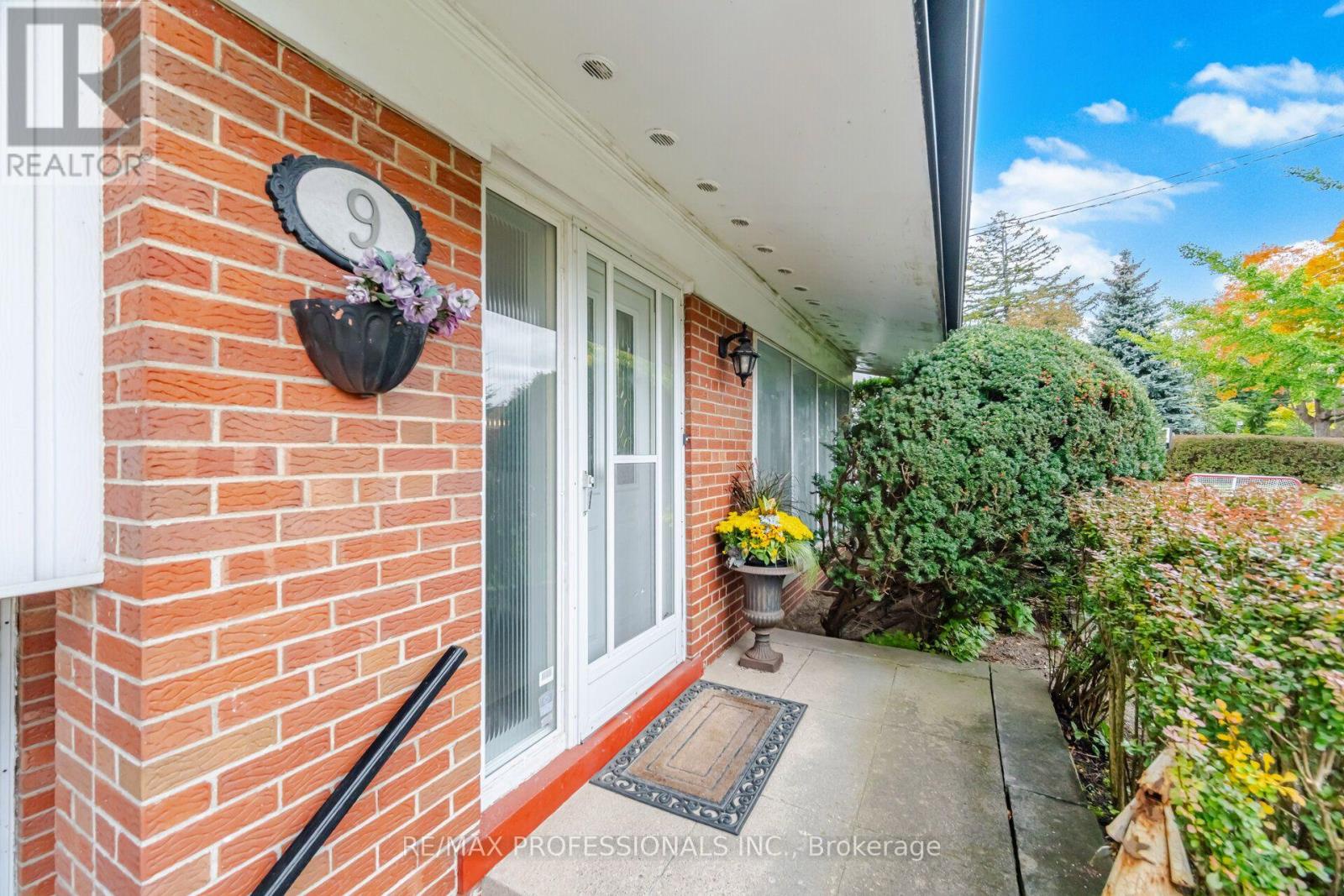 9 Humber Ridge Drive, Toronto (stonegate-queensway), Ontario