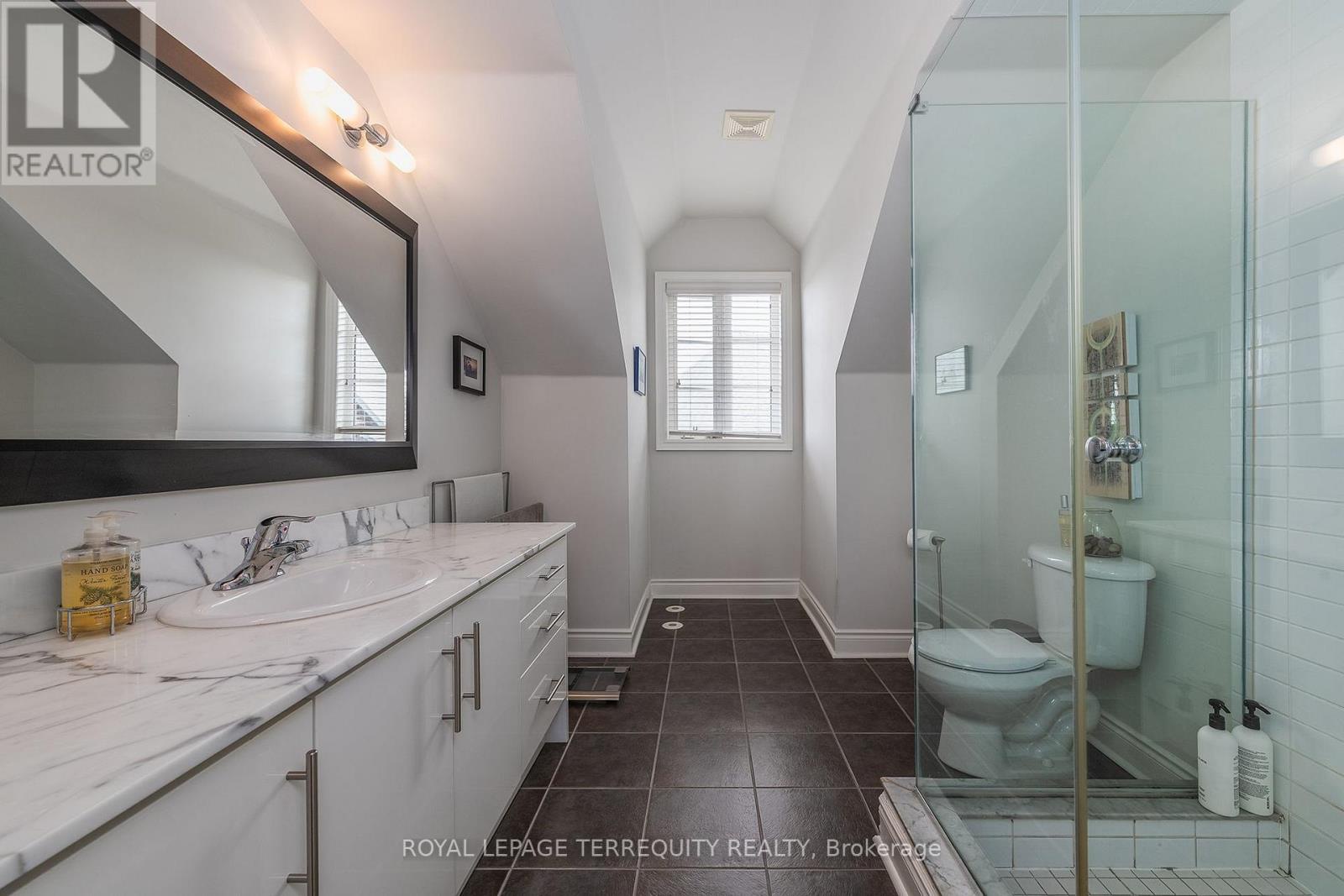 9 - 265 Van Dusen Boulevard, Toronto (islington-city Centre West), Ontario