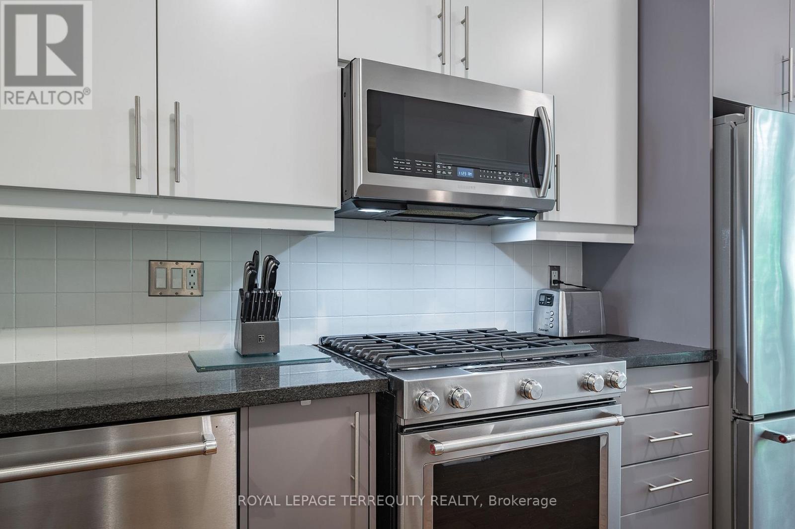 9 - 265 Van Dusen Boulevard, Toronto (islington-city Centre West), Ontario