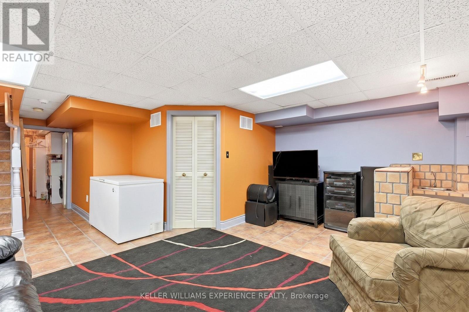 13 Katrina Court, Toronto (rustic), Ontario