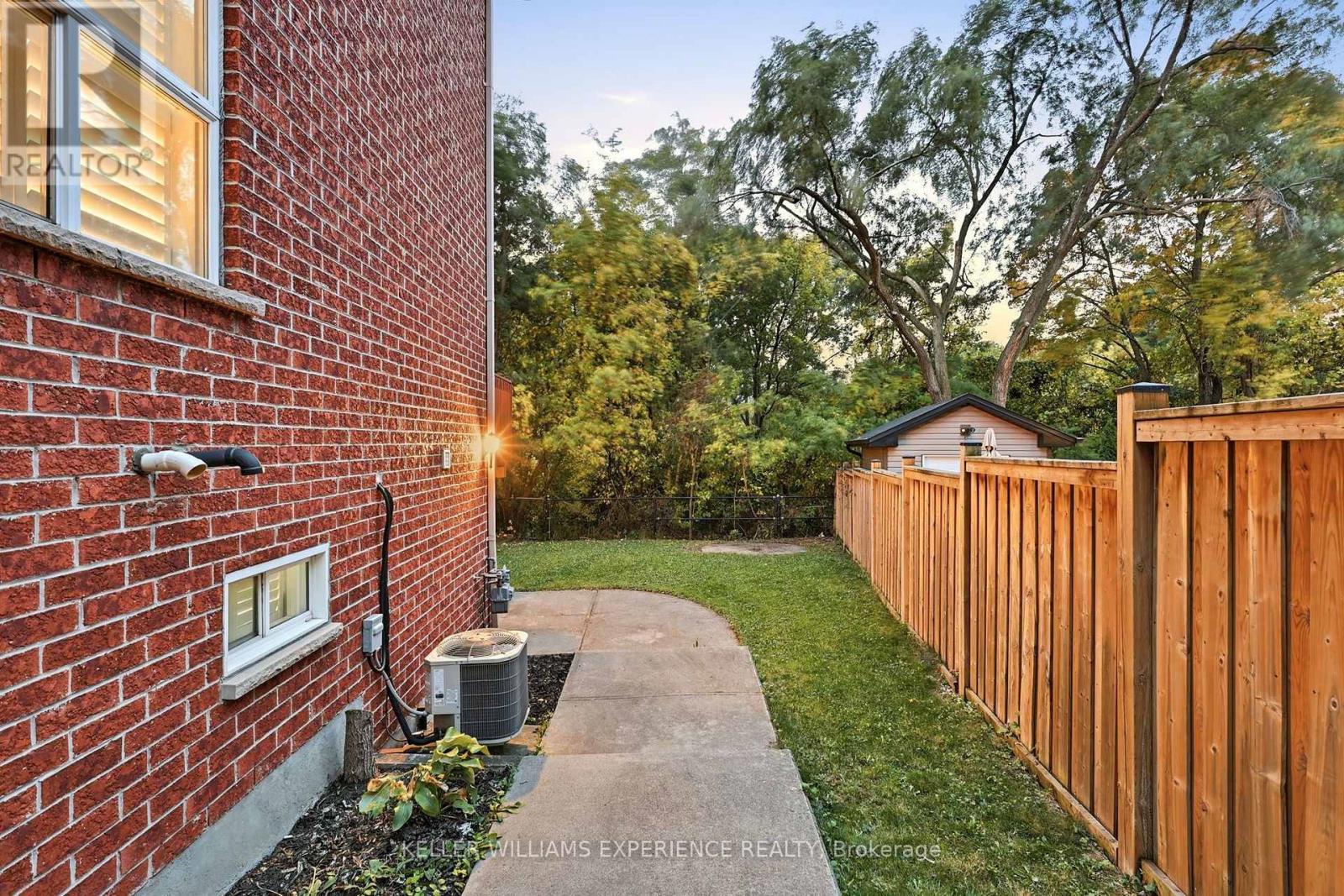 13 Katrina Court, Toronto (rustic), Ontario