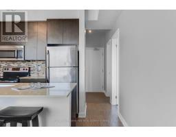 802 - 400 WELLINGTON STREET W