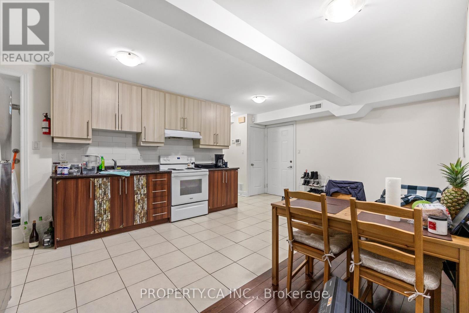1213 Weston Road, Toronto (mount Dennis), Ontario