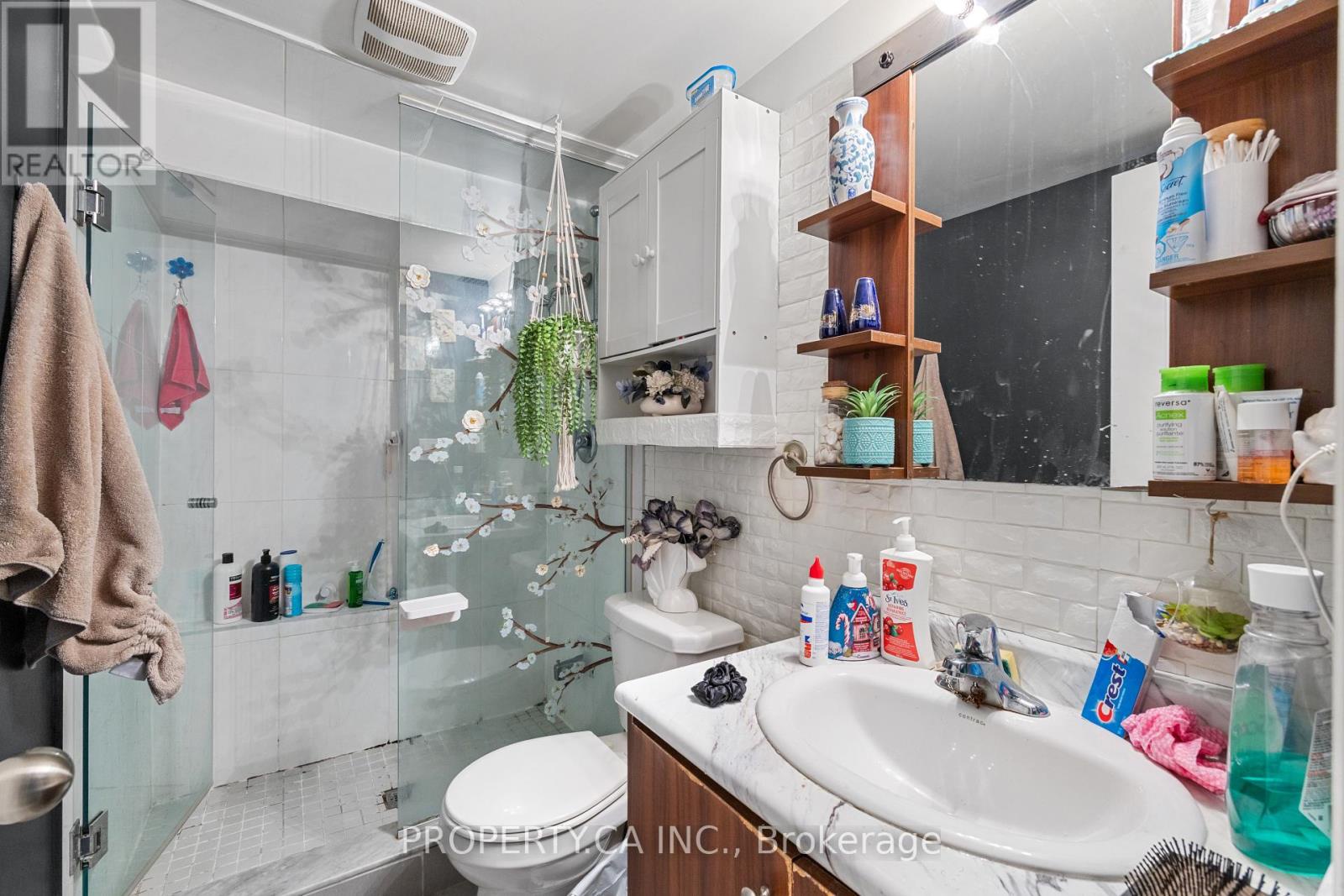 1213 Weston Road, Toronto (mount Dennis), Ontario