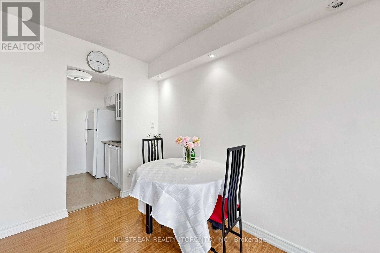 604 - 100 Lotherton Pathway, Toronto (yorkdale-glen Park), Ontario