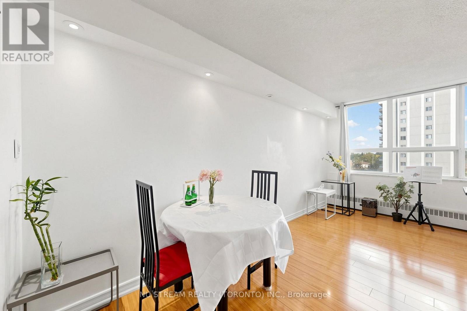 604 - 100 Lotherton Pathway, Toronto (yorkdale-glen Park), Ontario
