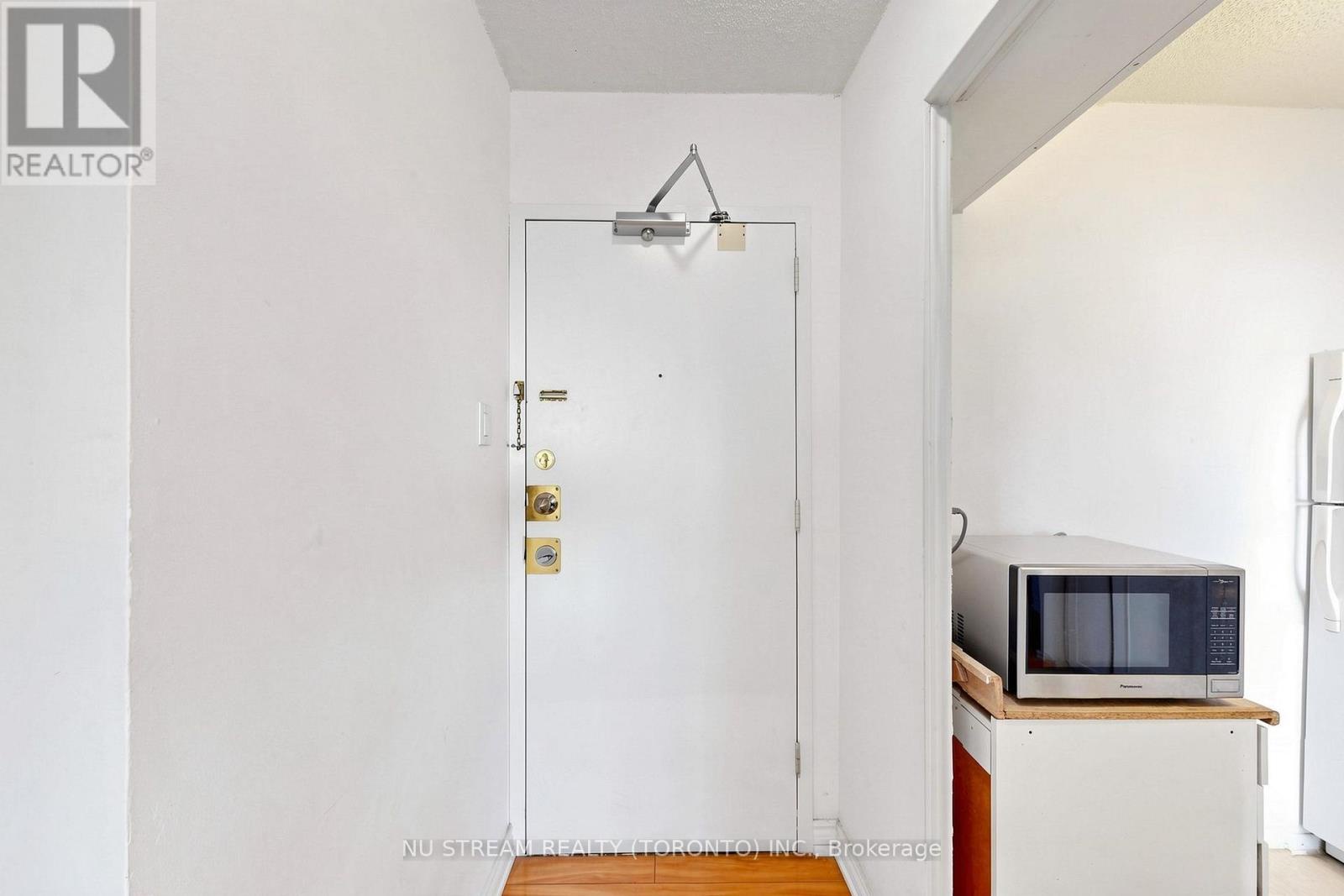 604 - 100 Lotherton Pathway, Toronto (yorkdale-glen Park), Ontario