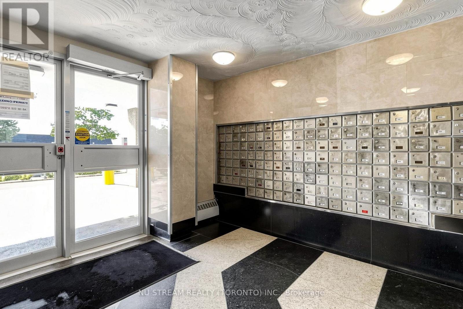 604 - 100 Lotherton Pathway, Toronto (yorkdale-glen Park), Ontario