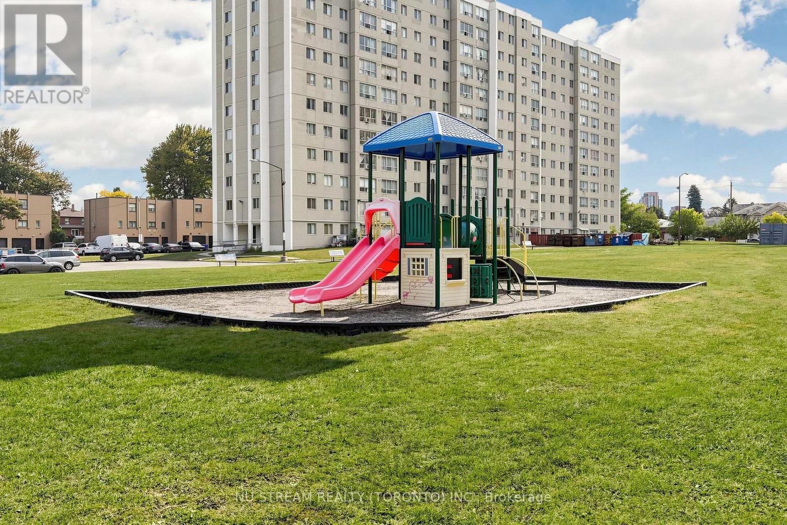 604 - 100 Lotherton Pathway, Toronto (yorkdale-glen Park), Ontario