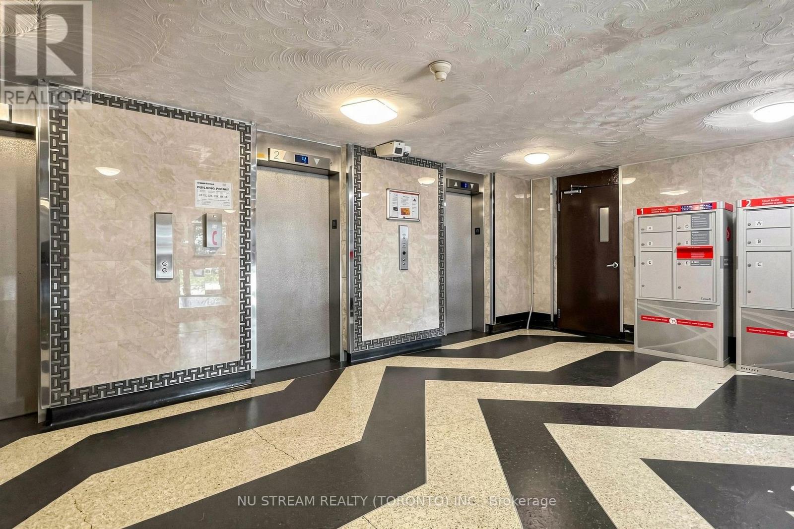 604 - 100 Lotherton Pathway, Toronto (yorkdale-glen Park), Ontario
