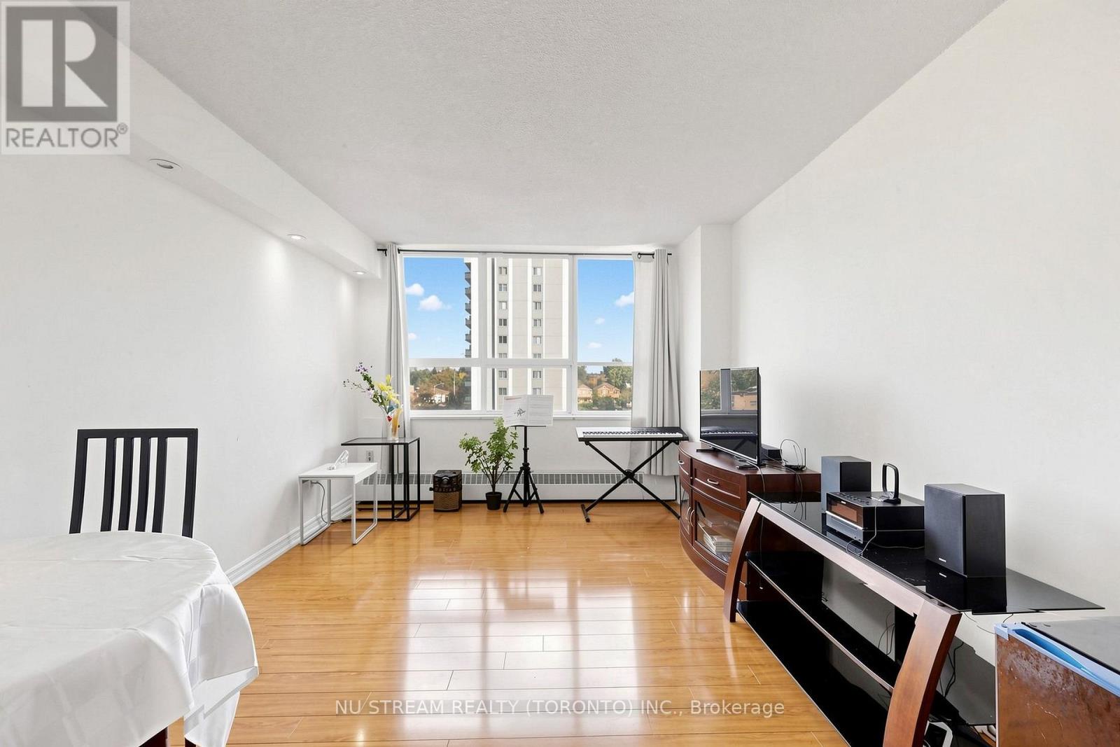 604 - 100 Lotherton Pathway, Toronto (yorkdale-glen Park), Ontario