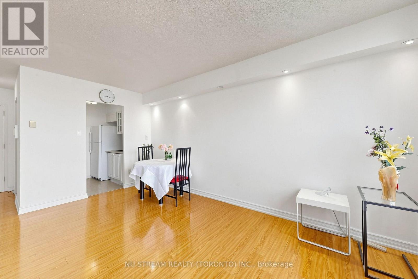 604 - 100 Lotherton Pathway, Toronto (yorkdale-glen Park), Ontario