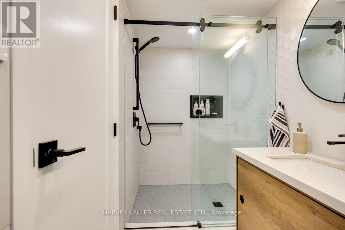 110 Chatsworth Drive, Toronto (lawrence Park South), Ontario