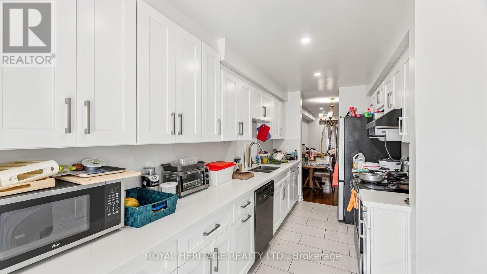 Th 19 - 2472 Eglinton Avenue E, Toronto (eglinton East), Ontario