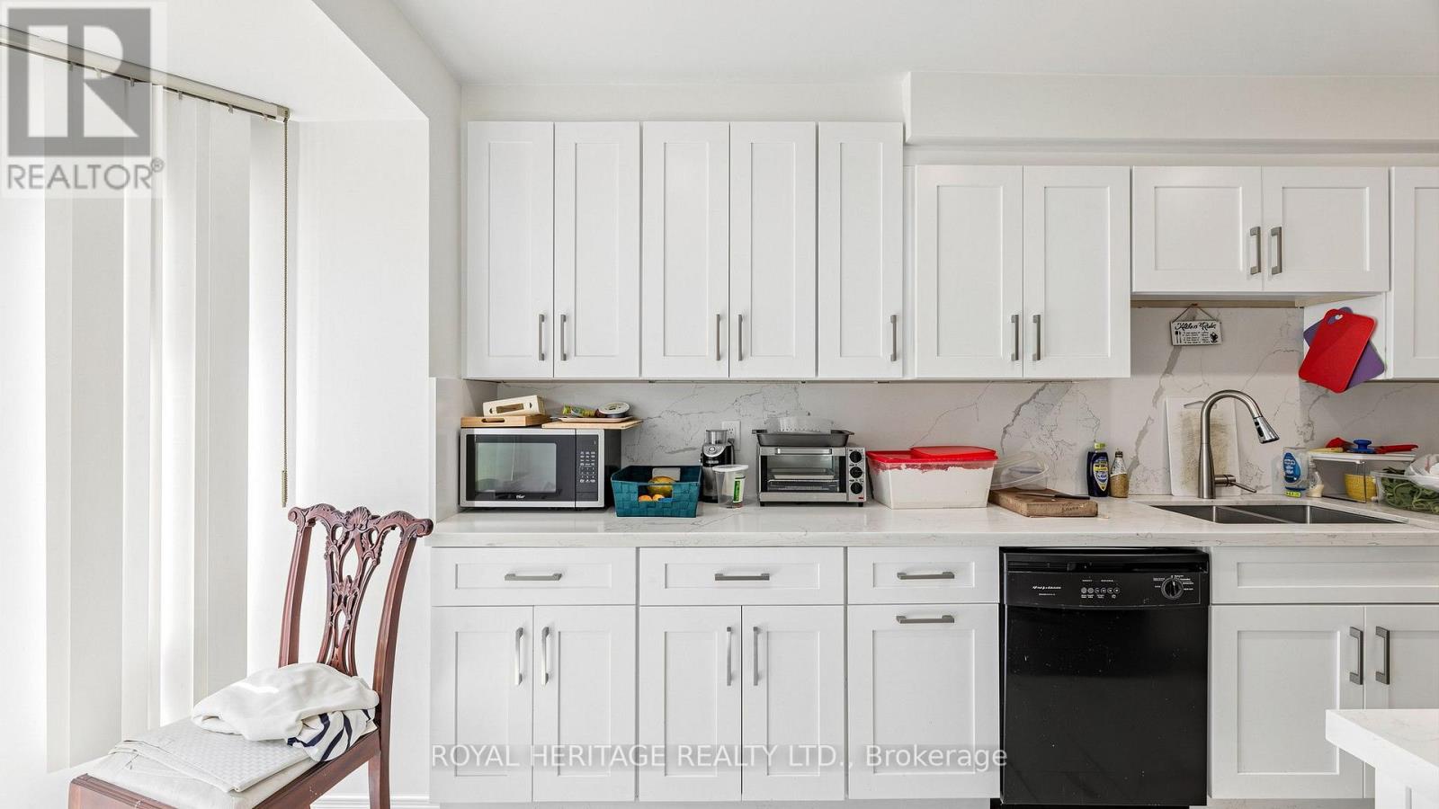 Th 19 - 2472 Eglinton Avenue E, Toronto (eglinton East), Ontario