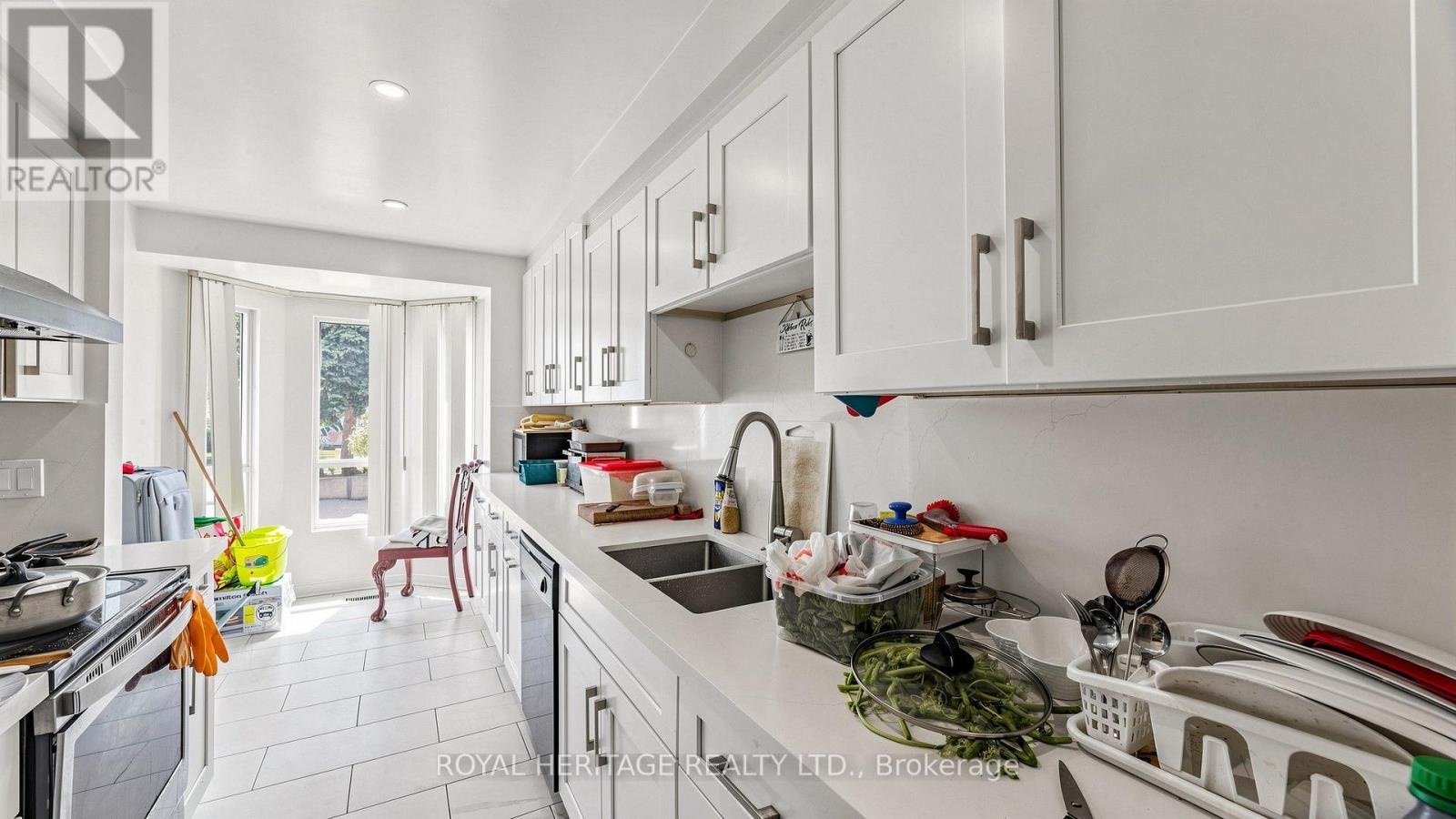 Th 19 - 2472 Eglinton Avenue E, Toronto (eglinton East), Ontario