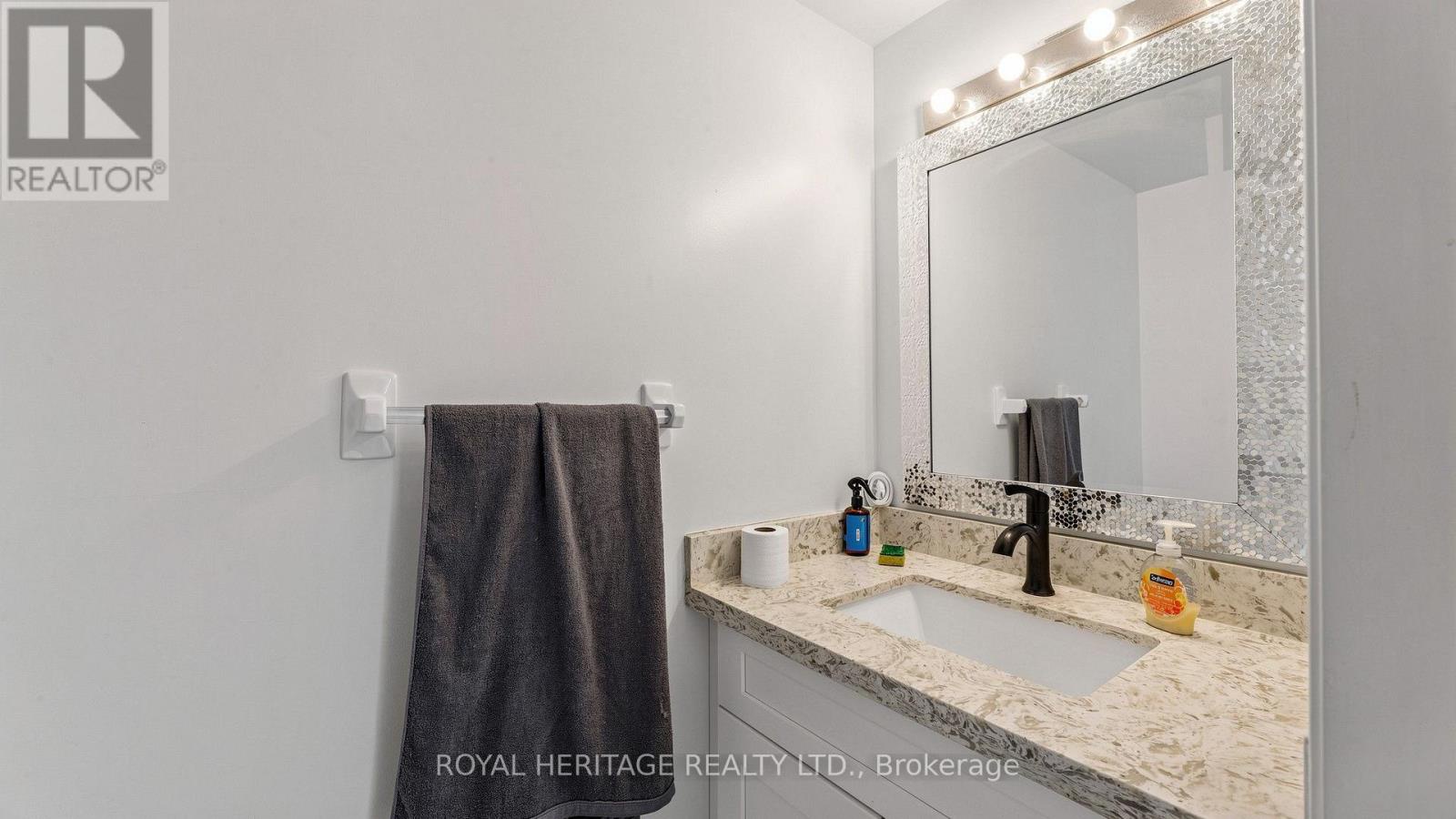 Th 19 - 2472 Eglinton Avenue E, Toronto (eglinton East), Ontario