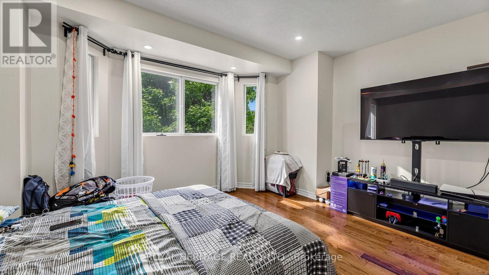 Th 19 - 2472 Eglinton Avenue E, Toronto (eglinton East), Ontario