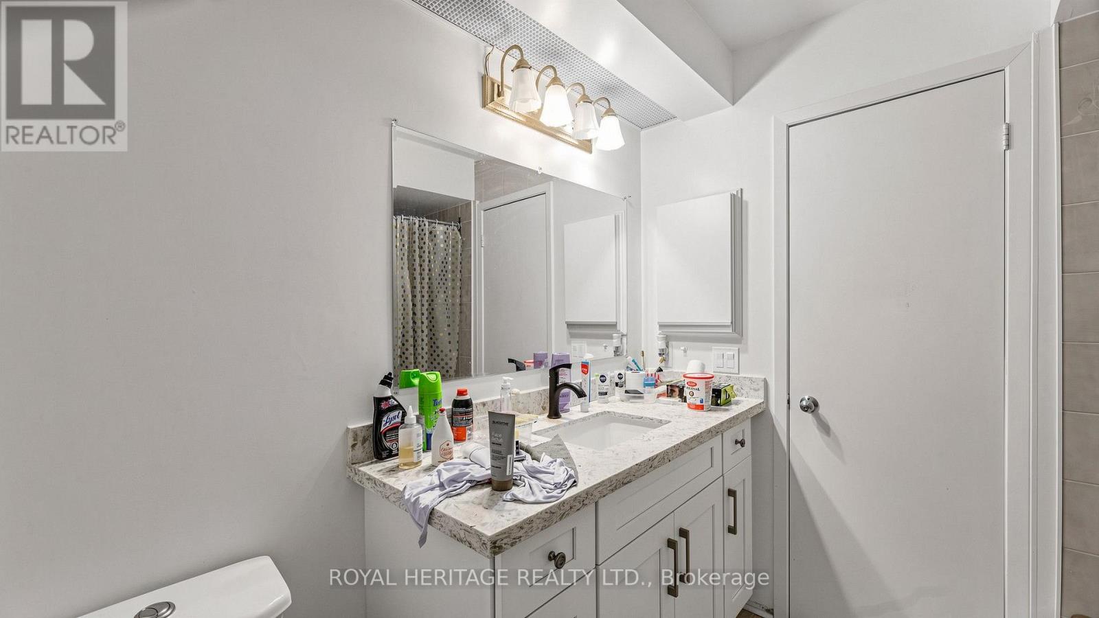 Th 19 - 2472 Eglinton Avenue E, Toronto (eglinton East), Ontario