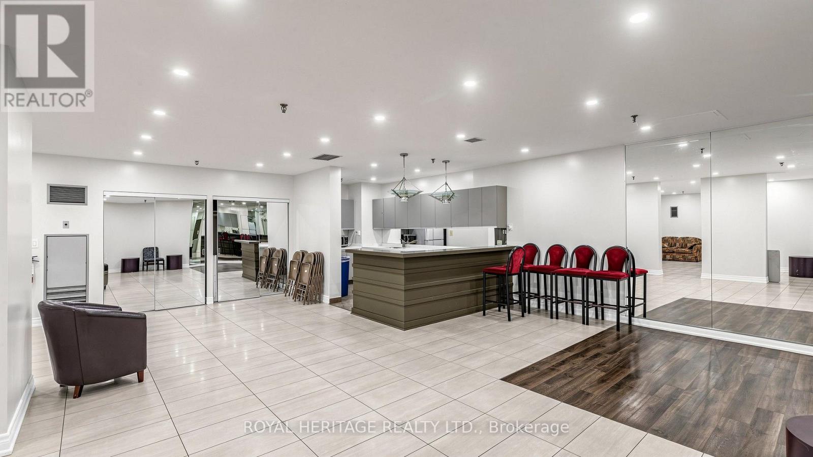 Th 19 - 2472 Eglinton Avenue E, Toronto (eglinton East), Ontario
