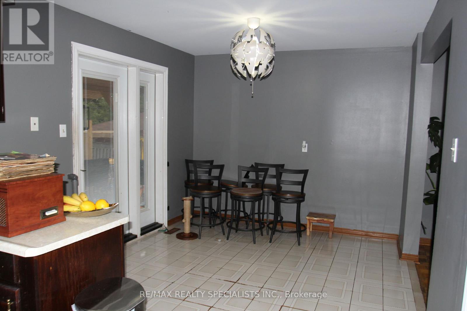 31 Laburnham Avenue, Toronto (long Branch), Ontario