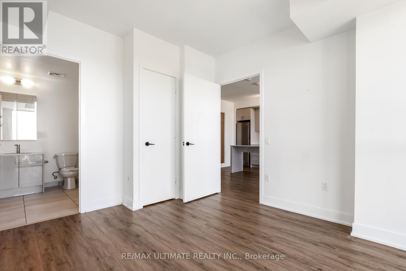 906 - 50 George Butchart Drive, Toronto (downsview-roding-cfb), Ontario