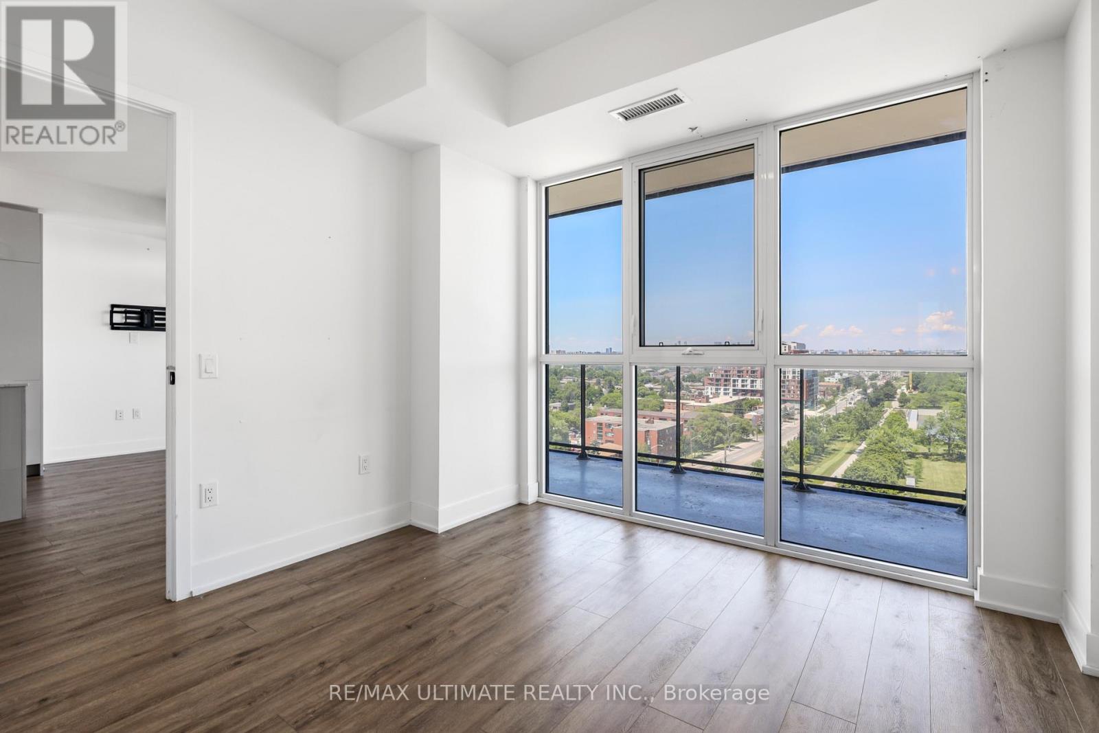 906 - 50 George Butchart Drive, Toronto (downsview-roding-cfb), Ontario