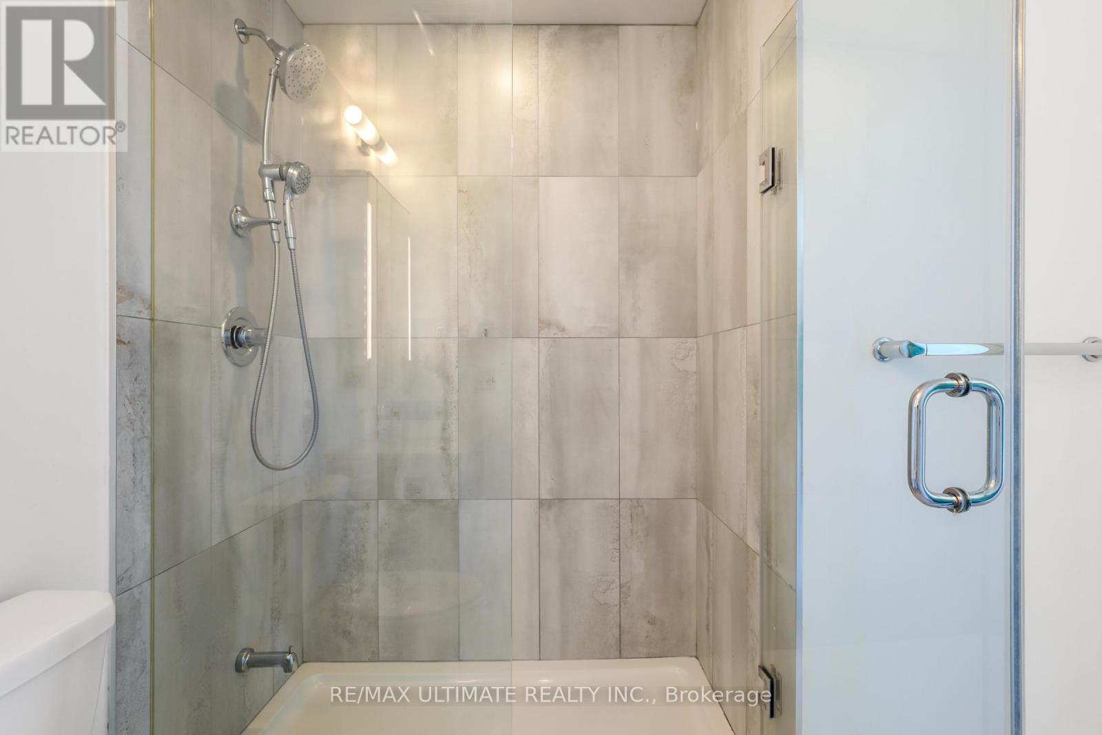 906 - 50 George Butchart Drive, Toronto (downsview-roding-cfb), Ontario