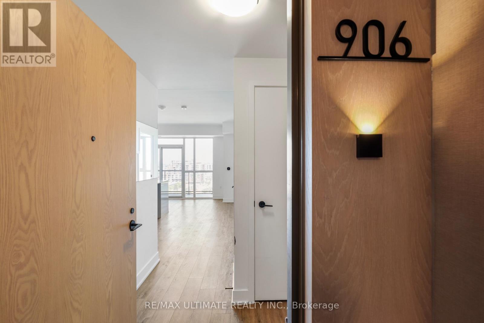 906 - 50 George Butchart Drive, Toronto (downsview-roding-cfb), Ontario