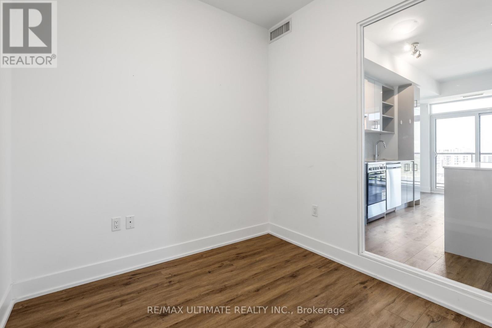 906 - 50 George Butchart Drive, Toronto (downsview-roding-cfb), Ontario