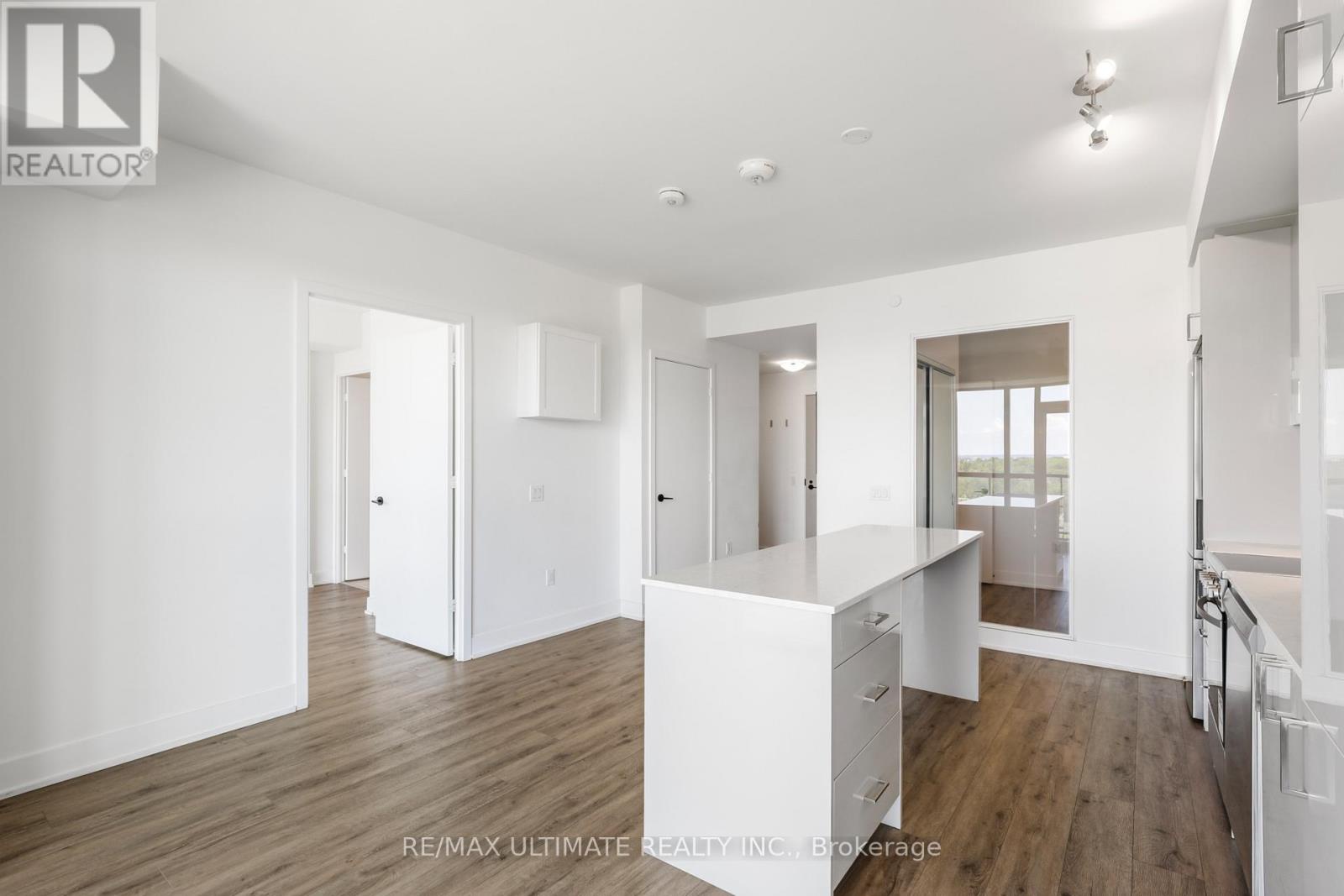 906 - 50 George Butchart Drive, Toronto (downsview-roding-cfb), Ontario