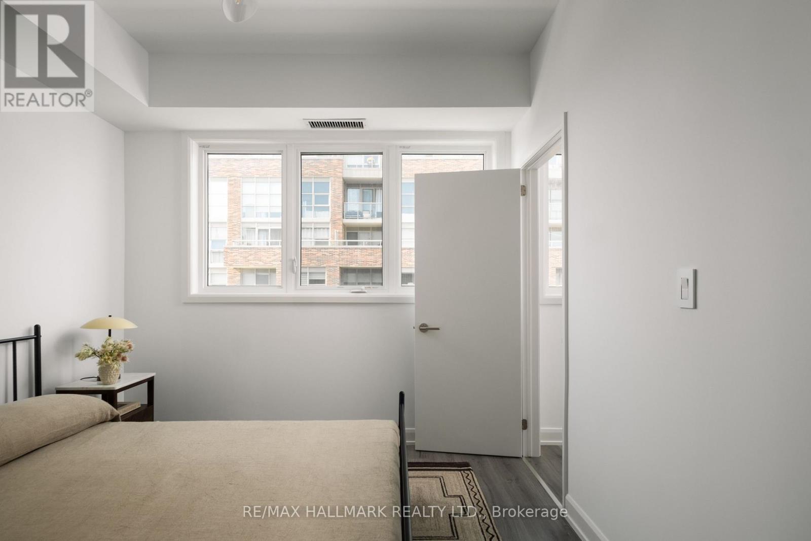 406 - 385 Osler Street N, Toronto (weston-pellam Park), Ontario