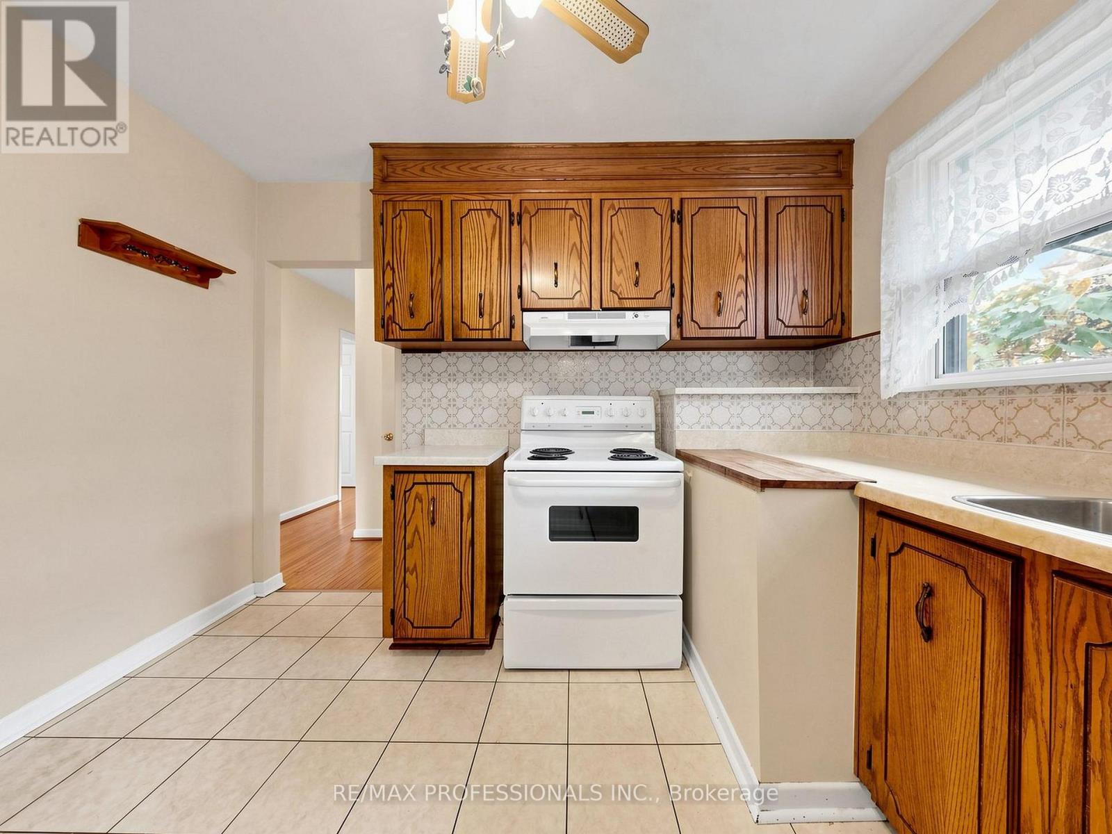 34 Crestridge Heights Road, Toronto (willowridge-martingrove-richview), Ontario