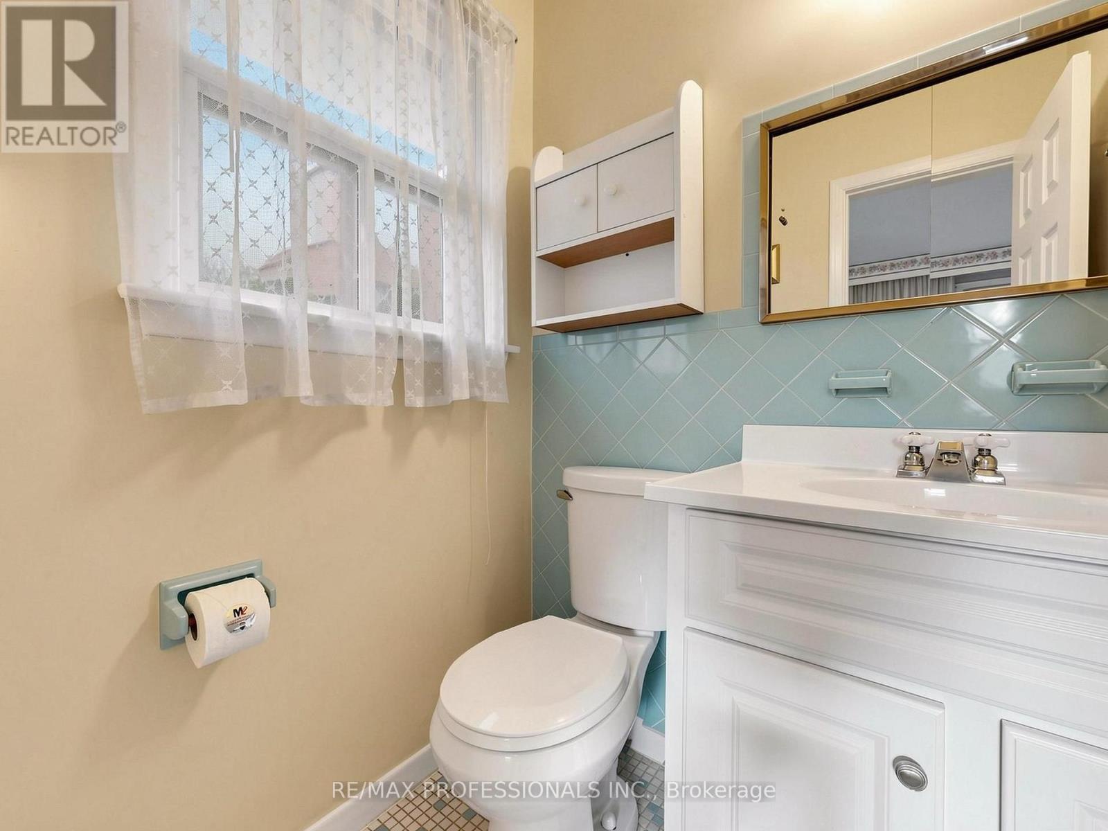 34 Crestridge Heights Road, Toronto (willowridge-martingrove-richview), Ontario