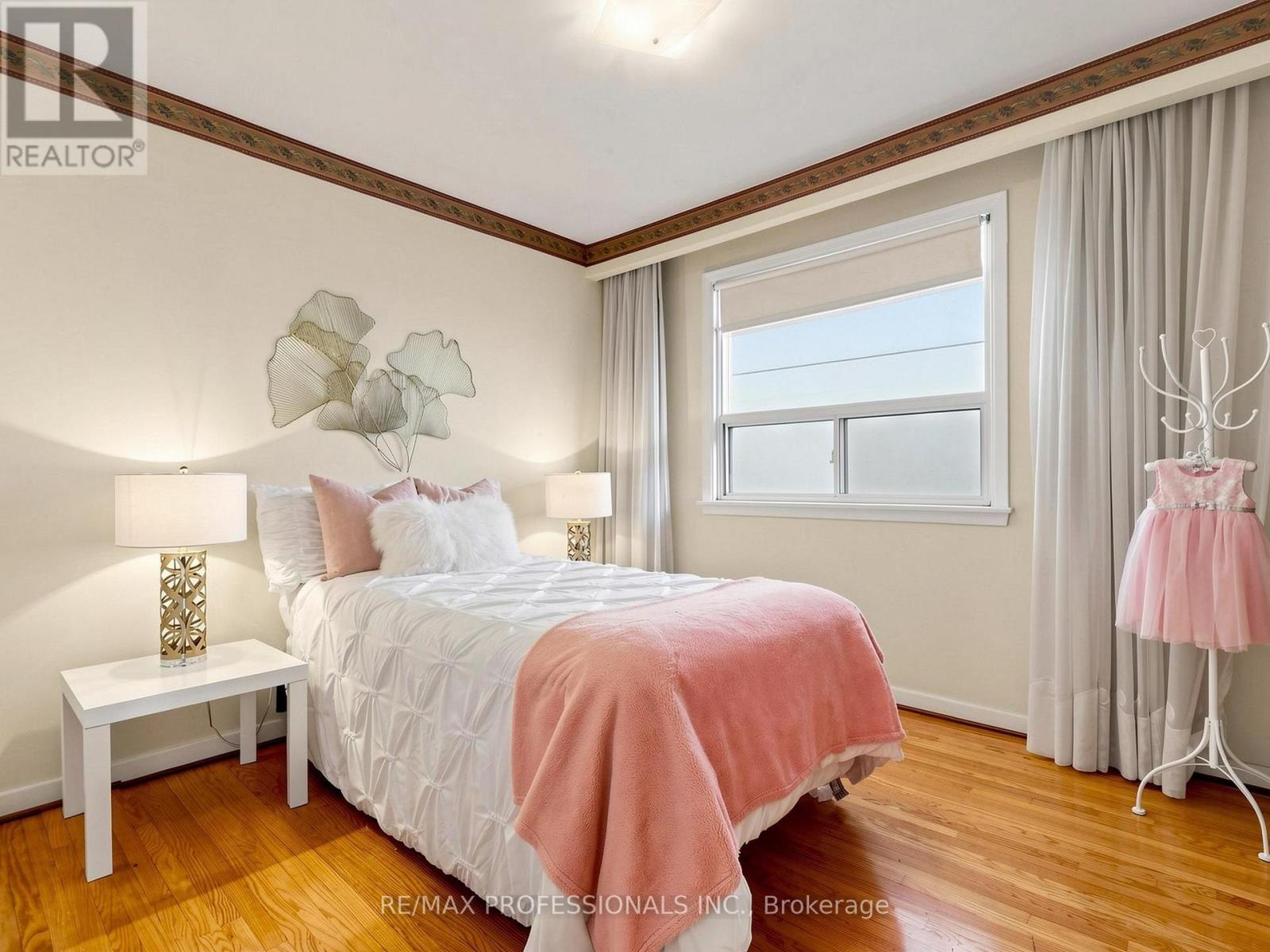 34 Crestridge Heights Road, Toronto (willowridge-martingrove-richview), Ontario