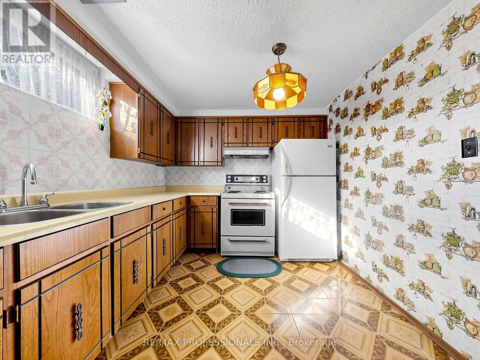34 Crestridge Heights Road, Toronto (willowridge-martingrove-richview), Ontario
