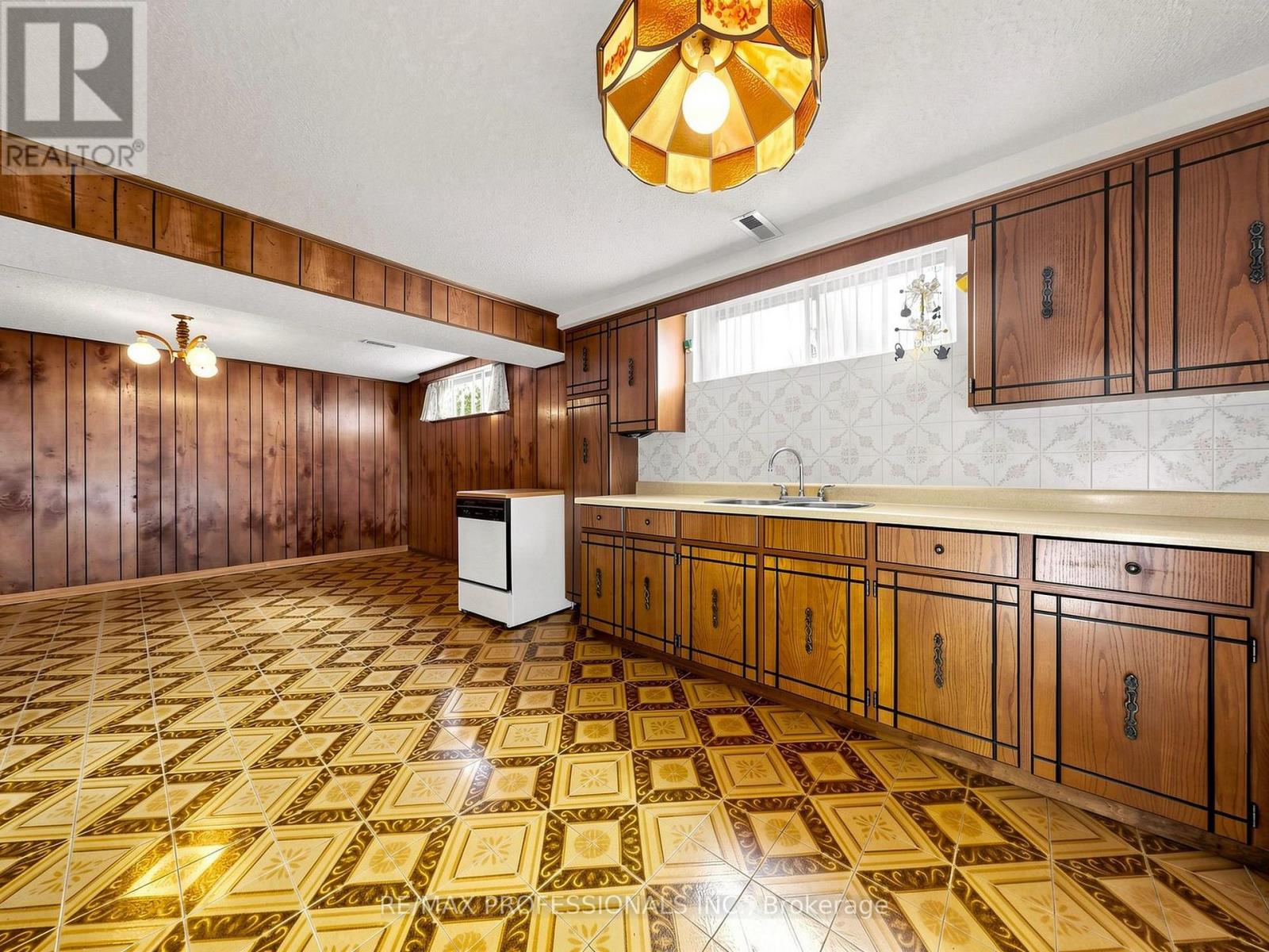 34 Crestridge Heights Road, Toronto (willowridge-martingrove-richview), Ontario