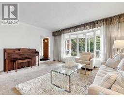 34 CRESTRIDGE HEIGHTS ROAD